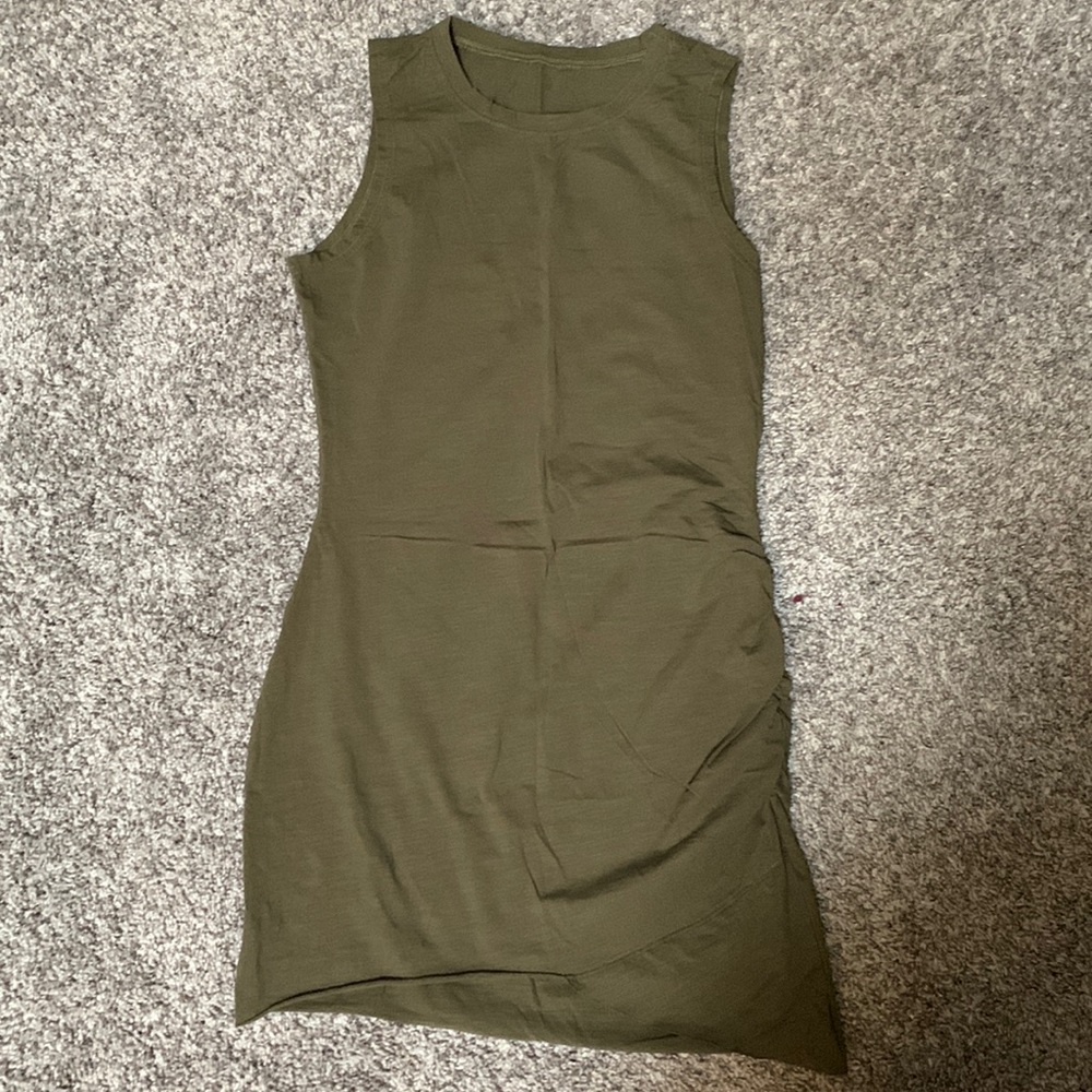 Fitted sleeveless dress